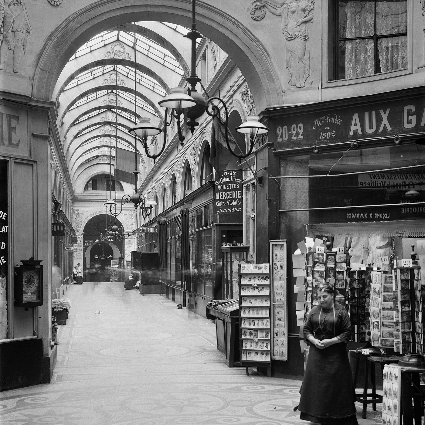 TJM_668-Benjamin_F002-Arcades-crop